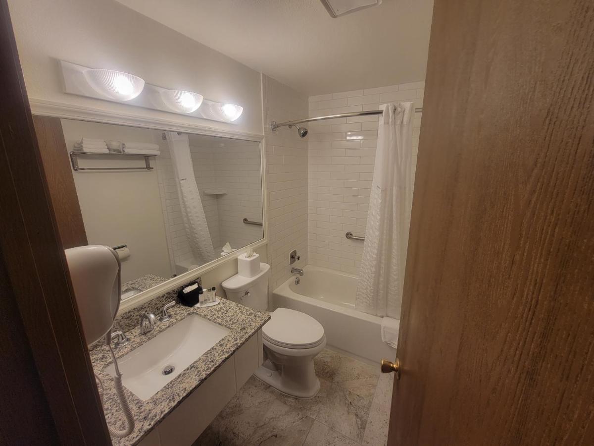 Super 8 By Wyndham Cody Otel Dış mekan fotoğraf