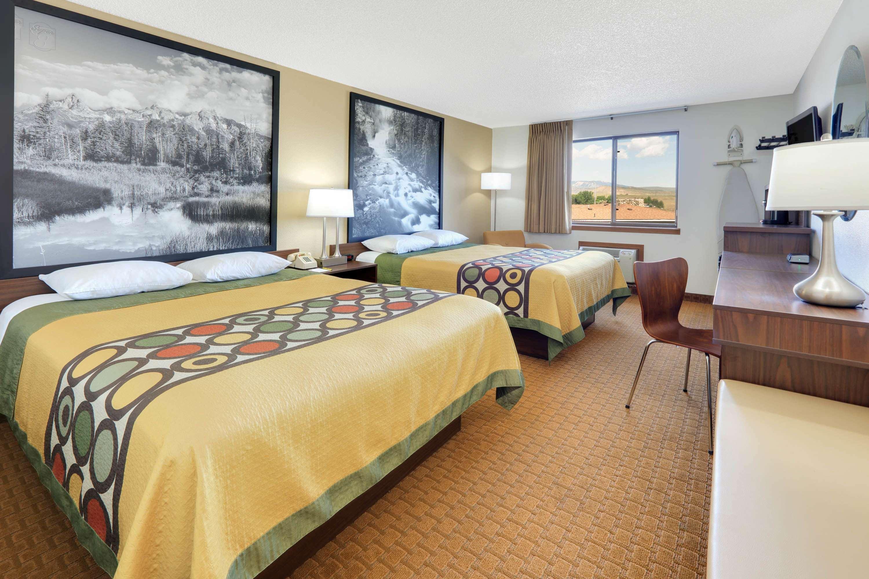Super 8 By Wyndham Cody Otel Dış mekan fotoğraf