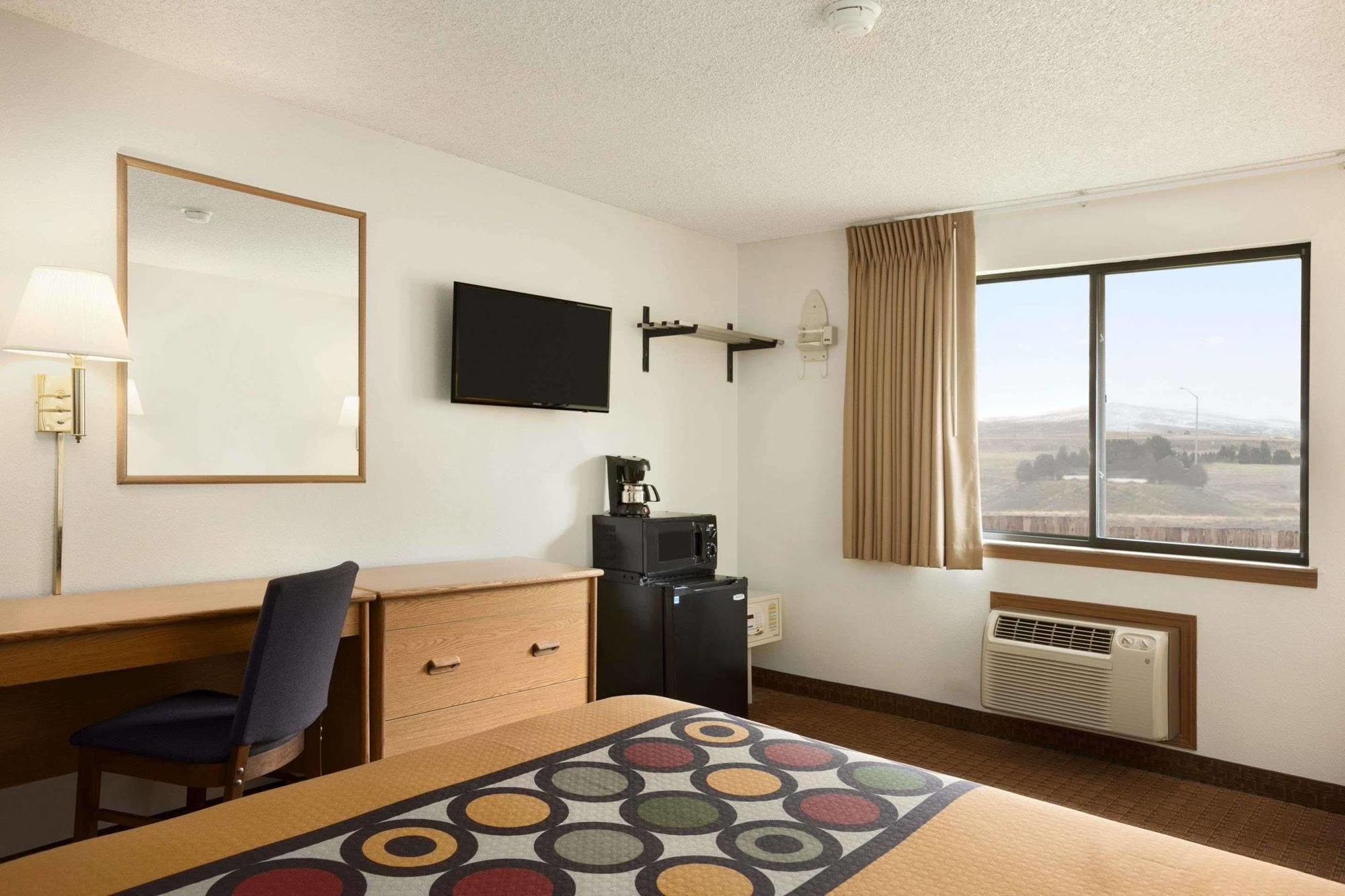 Super 8 By Wyndham Cody Otel Dış mekan fotoğraf