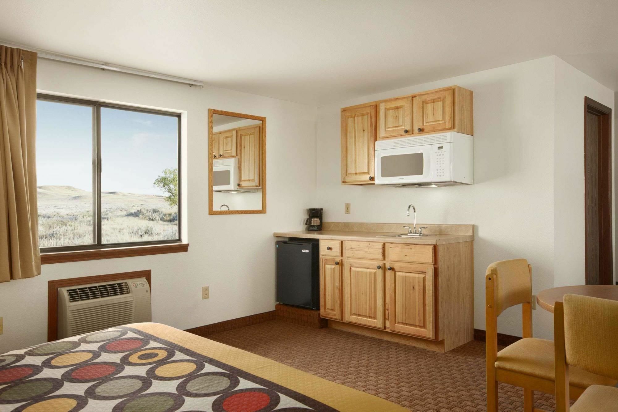 Super 8 By Wyndham Cody Otel Dış mekan fotoğraf